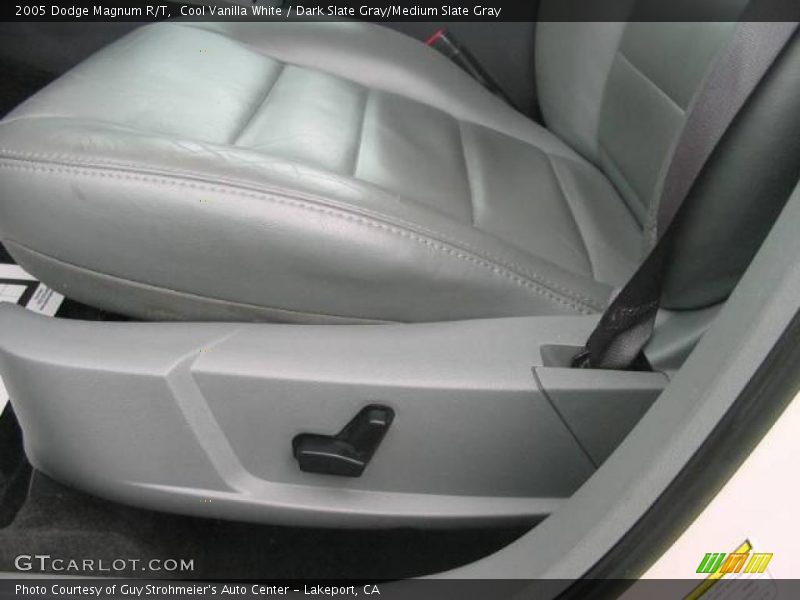 Cool Vanilla White / Dark Slate Gray/Medium Slate Gray 2005 Dodge Magnum R/T
