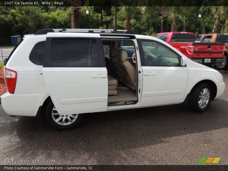 White / Beige 2007 Kia Sedona EX