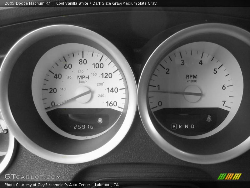 Cool Vanilla White / Dark Slate Gray/Medium Slate Gray 2005 Dodge Magnum R/T