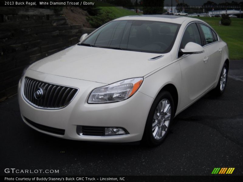 White Diamond Tricoat / Ebony 2013 Buick Regal