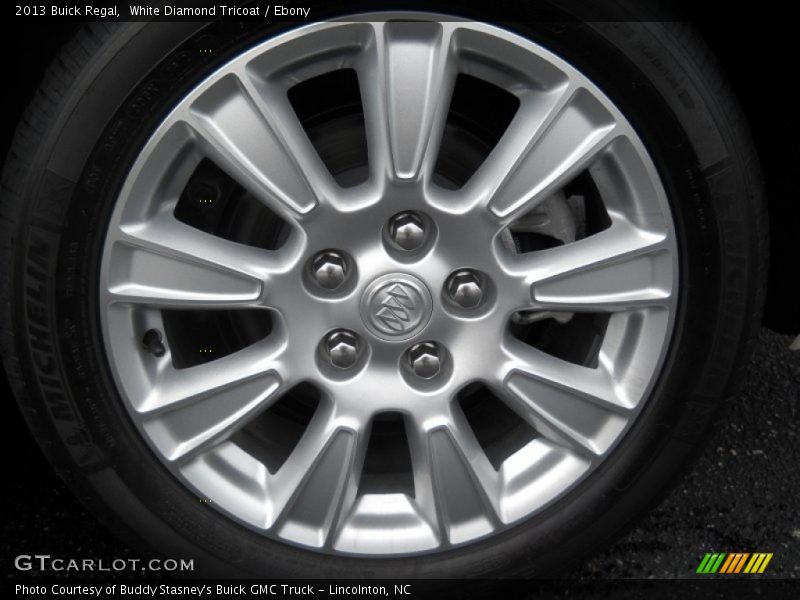 White Diamond Tricoat / Ebony 2013 Buick Regal