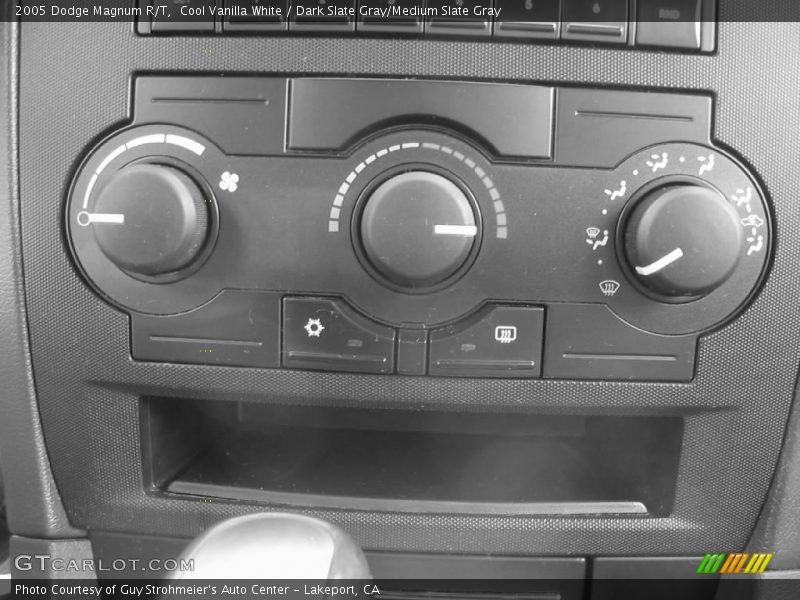Cool Vanilla White / Dark Slate Gray/Medium Slate Gray 2005 Dodge Magnum R/T