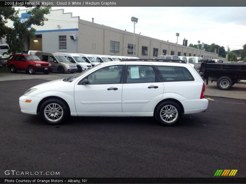 Cloud 9 White / Medium Graphite 2003 Ford Focus SE Wagon