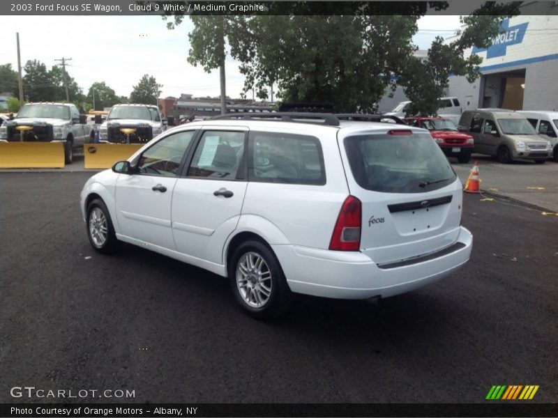 Cloud 9 White / Medium Graphite 2003 Ford Focus SE Wagon