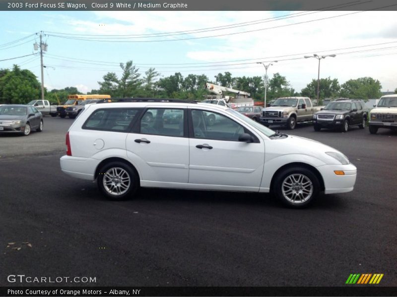 Cloud 9 White / Medium Graphite 2003 Ford Focus SE Wagon