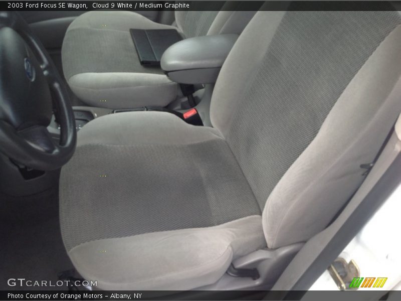 Cloud 9 White / Medium Graphite 2003 Ford Focus SE Wagon
