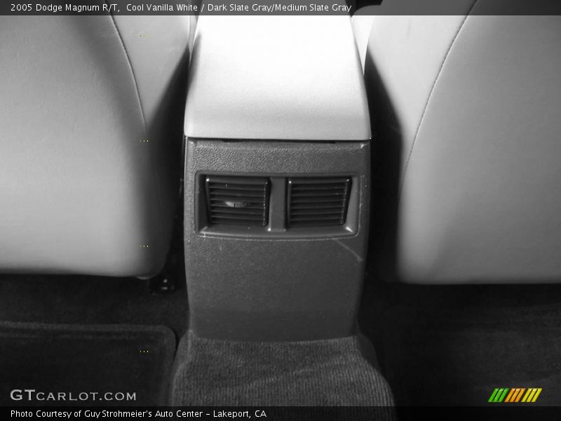 Cool Vanilla White / Dark Slate Gray/Medium Slate Gray 2005 Dodge Magnum R/T