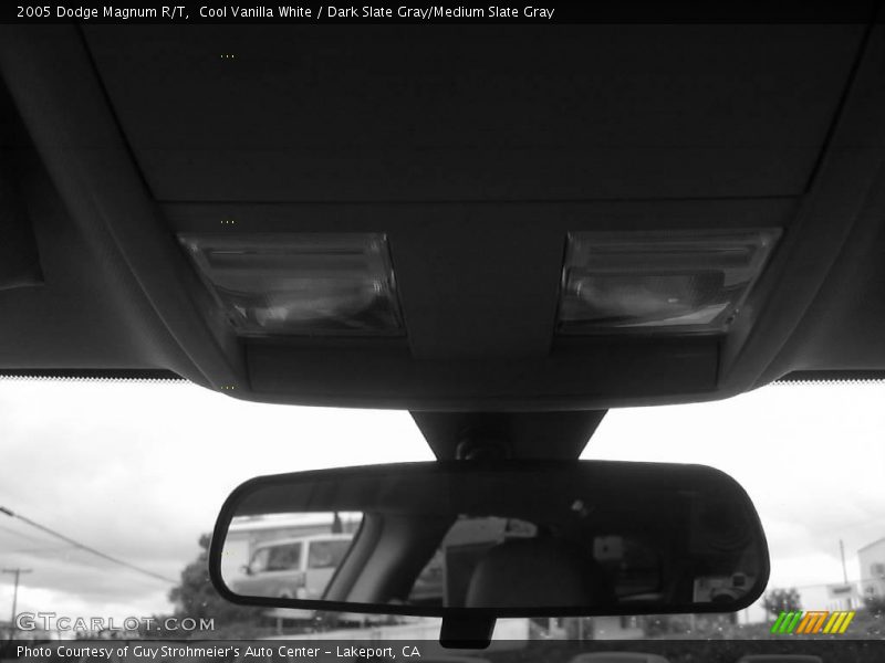 Cool Vanilla White / Dark Slate Gray/Medium Slate Gray 2005 Dodge Magnum R/T