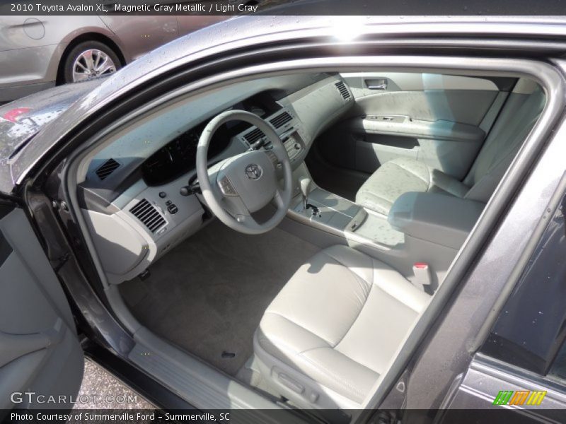 Magnetic Gray Metallic / Light Gray 2010 Toyota Avalon XL