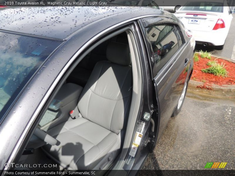Magnetic Gray Metallic / Light Gray 2010 Toyota Avalon XL