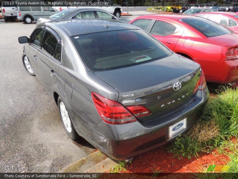 Magnetic Gray Metallic / Light Gray 2010 Toyota Avalon XL