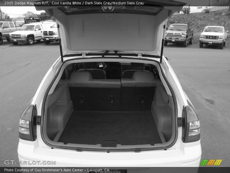 Cool Vanilla White / Dark Slate Gray/Medium Slate Gray 2005 Dodge Magnum R/T