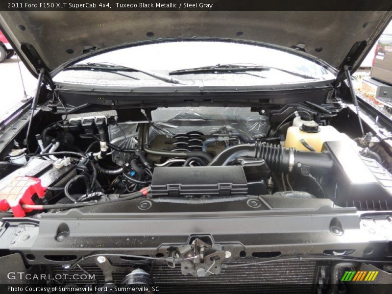 Tuxedo Black Metallic / Steel Gray 2011 Ford F150 XLT SuperCab 4x4