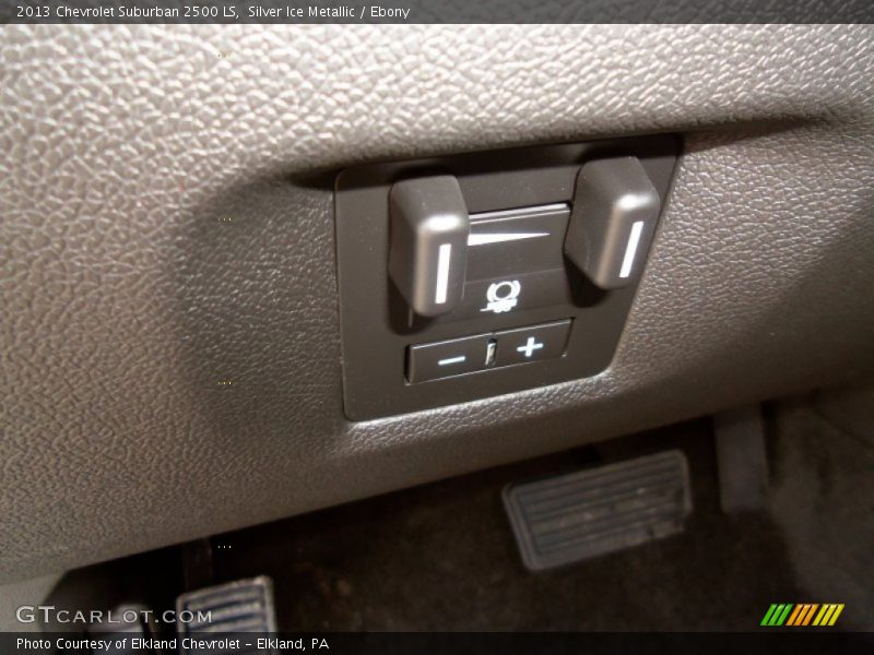 Silver Ice Metallic / Ebony 2013 Chevrolet Suburban 2500 LS