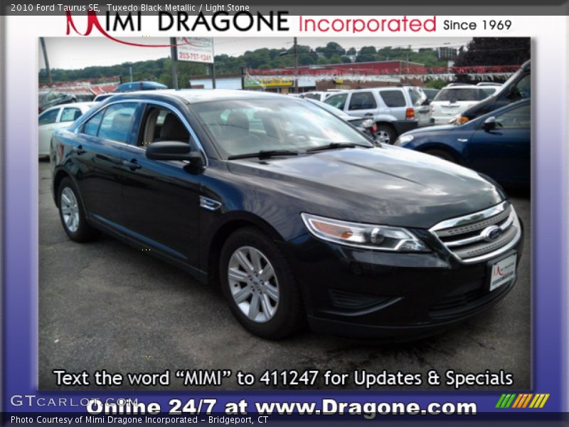 Tuxedo Black Metallic / Light Stone 2010 Ford Taurus SE