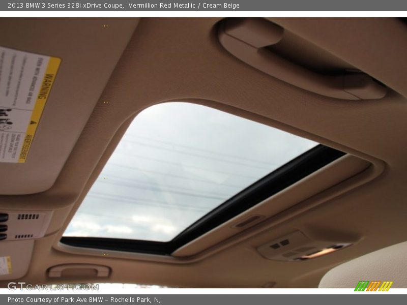 Sunroof of 2013 3 Series 328i xDrive Coupe