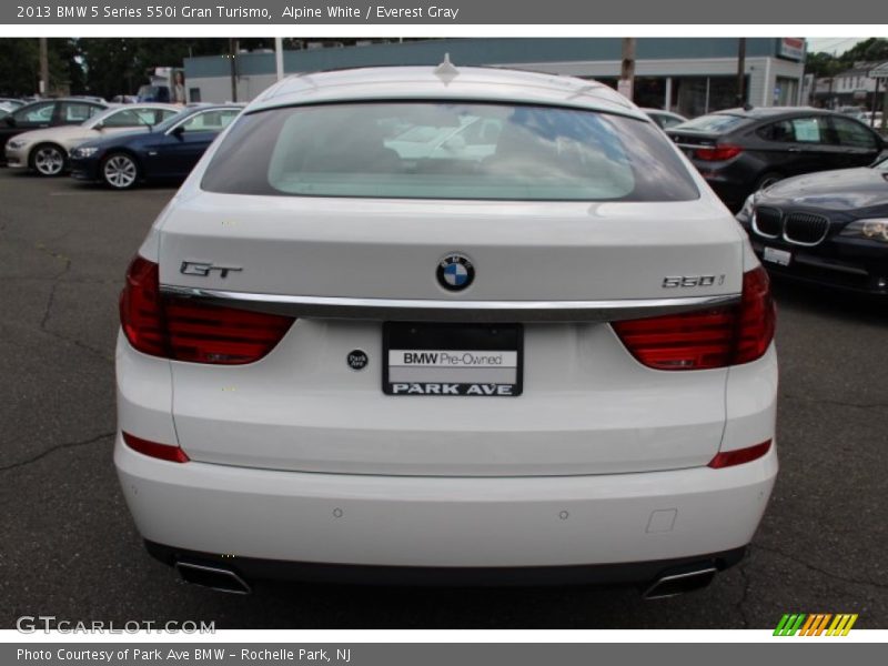 Alpine White / Everest Gray 2013 BMW 5 Series 550i Gran Turismo