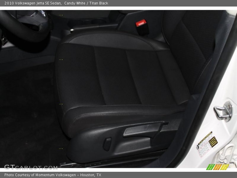 Candy White / Titan Black 2010 Volkswagen Jetta SE Sedan