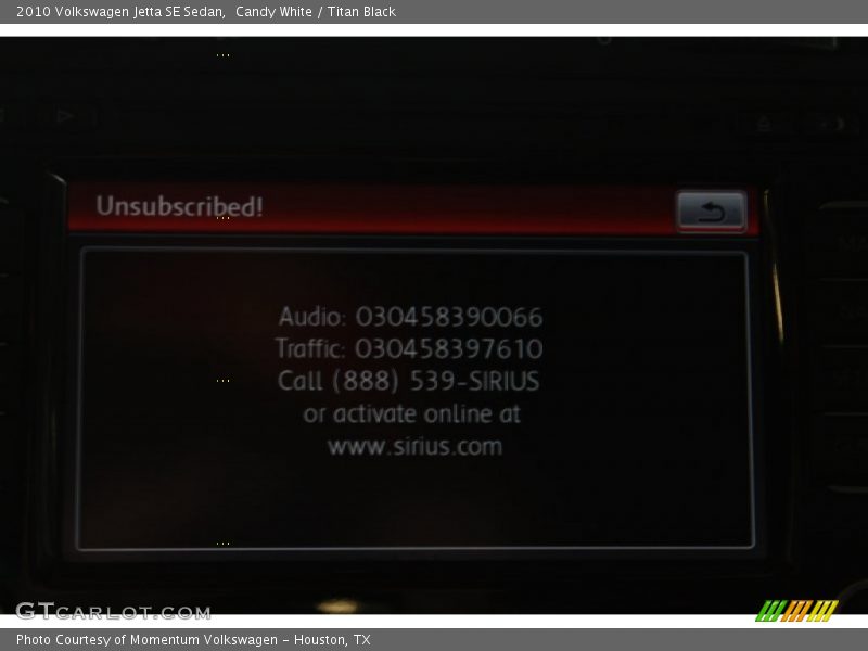 Candy White / Titan Black 2010 Volkswagen Jetta SE Sedan