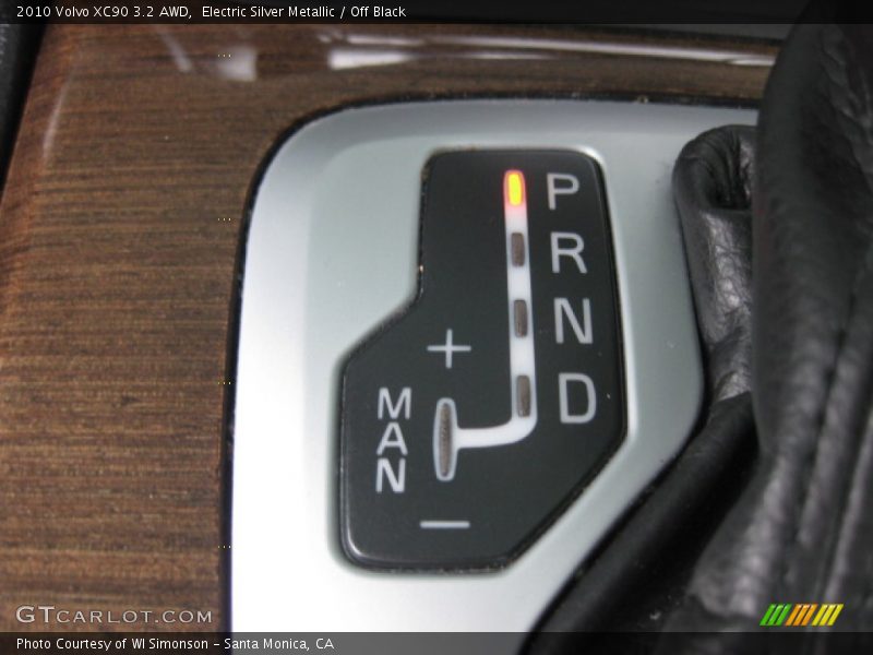 Electric Silver Metallic / Off Black 2010 Volvo XC90 3.2 AWD