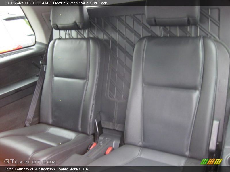 Electric Silver Metallic / Off Black 2010 Volvo XC90 3.2 AWD