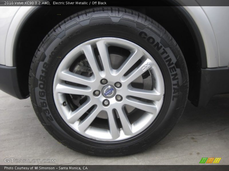 Electric Silver Metallic / Off Black 2010 Volvo XC90 3.2 AWD