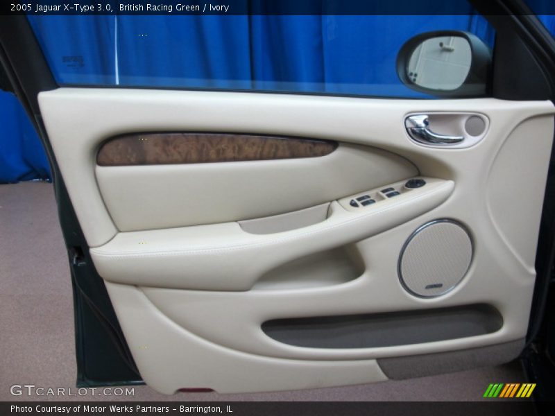 British Racing Green / Ivory 2005 Jaguar X-Type 3.0