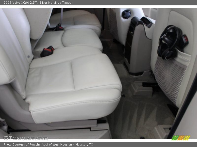 Silver Metallic / Taupe 2005 Volvo XC90 2.5T