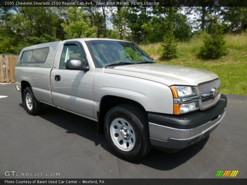 Front 3/4 View of 2005 Silverado 1500 Regular Cab 4x4