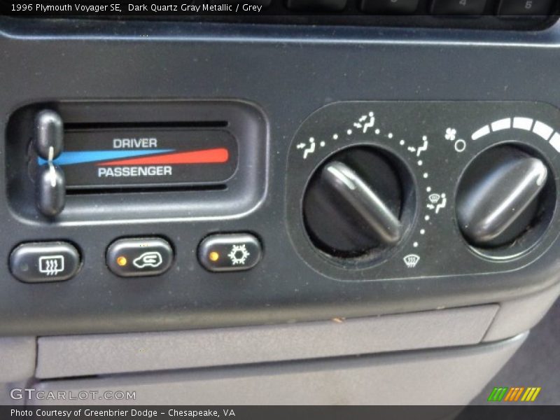 Dark Quartz Gray Metallic / Grey 1996 Plymouth Voyager SE