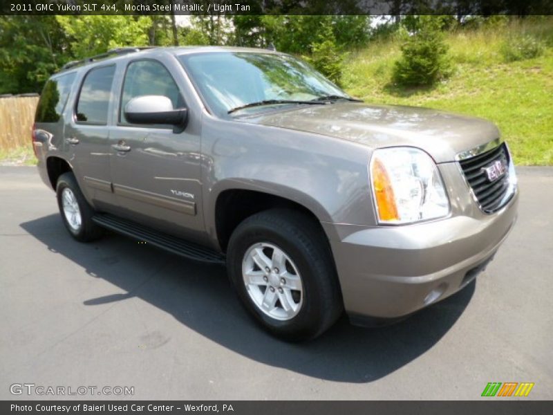 Front 3/4 View of 2011 Yukon SLT 4x4