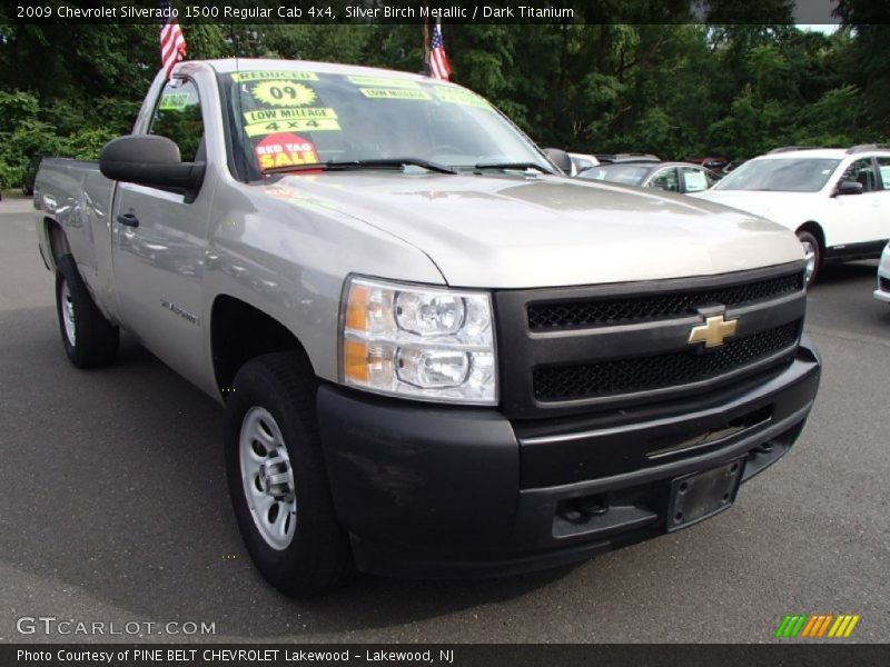 Front 3/4 View of 2009 Silverado 1500 Regular Cab 4x4