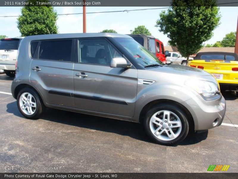 Titanium Gray / Black Soul Logo Cloth 2011 Kia Soul +