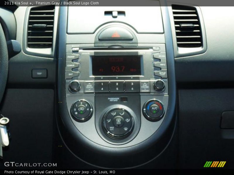 Titanium Gray / Black Soul Logo Cloth 2011 Kia Soul +