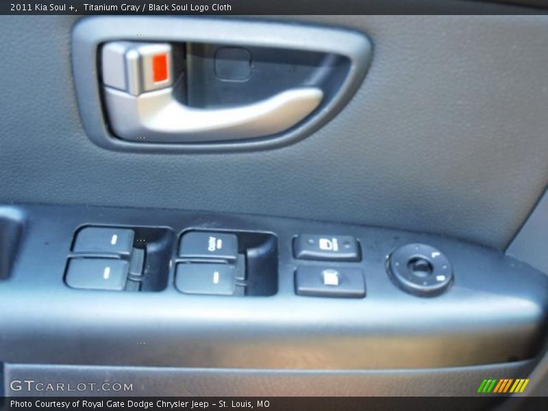 Titanium Gray / Black Soul Logo Cloth 2011 Kia Soul +