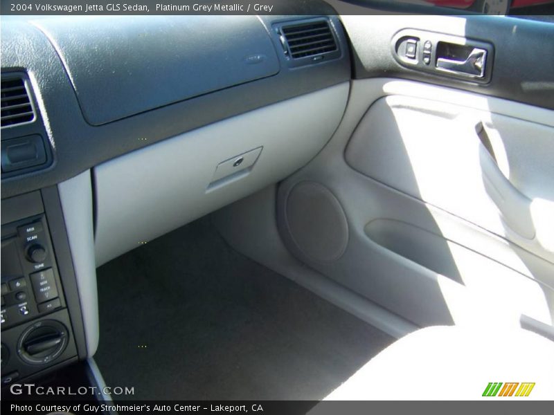 Platinum Grey Metallic / Grey 2004 Volkswagen Jetta GLS Sedan