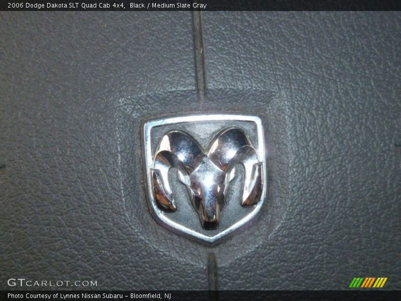 Black / Medium Slate Gray 2006 Dodge Dakota SLT Quad Cab 4x4