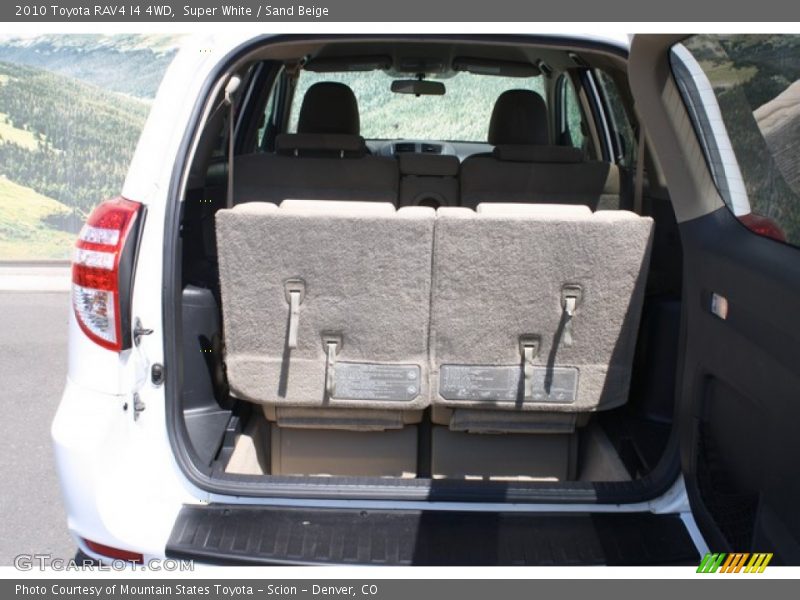 Super White / Sand Beige 2010 Toyota RAV4 I4 4WD