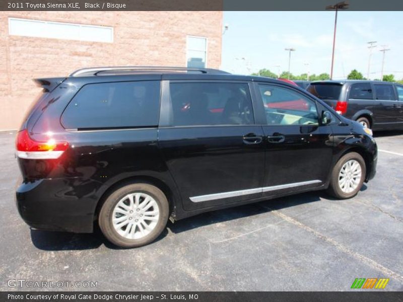 Black / Bisque 2011 Toyota Sienna XLE