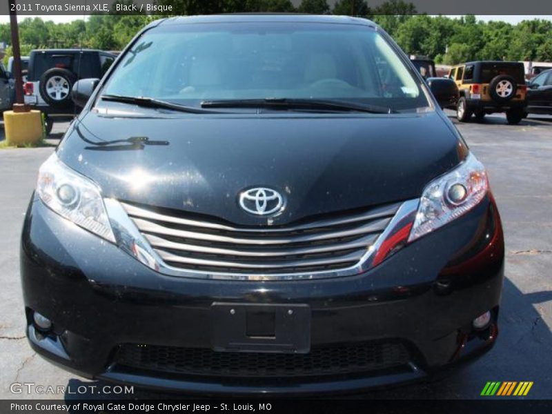 Black / Bisque 2011 Toyota Sienna XLE