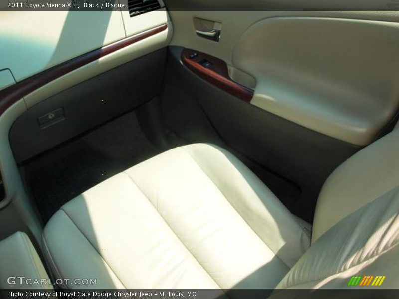 Black / Bisque 2011 Toyota Sienna XLE