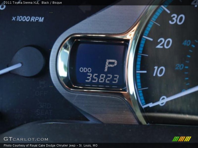 Black / Bisque 2011 Toyota Sienna XLE