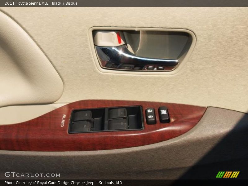 Black / Bisque 2011 Toyota Sienna XLE