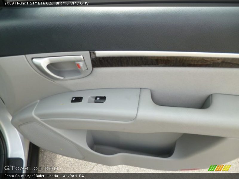 Bright Silver / Gray 2009 Hyundai Santa Fe GLS