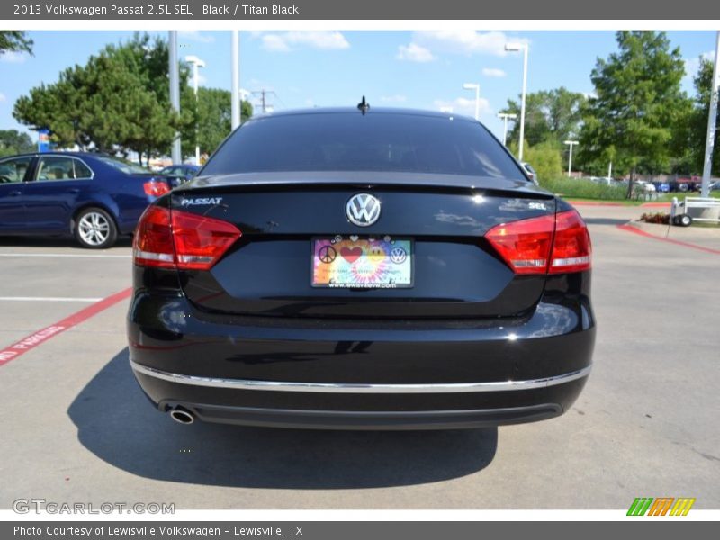 Black / Titan Black 2013 Volkswagen Passat 2.5L SEL