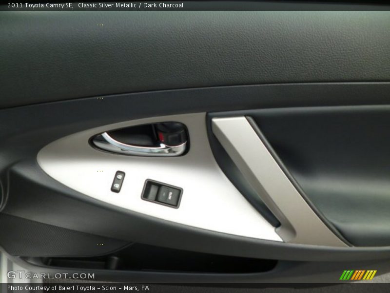 Classic Silver Metallic / Dark Charcoal 2011 Toyota Camry SE