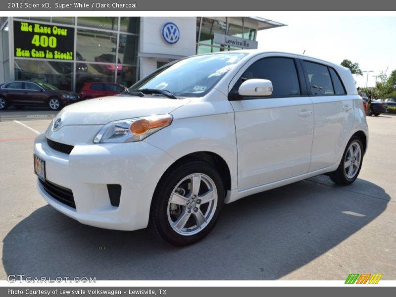 Super White / Dark Charcoal 2012 Scion xD
