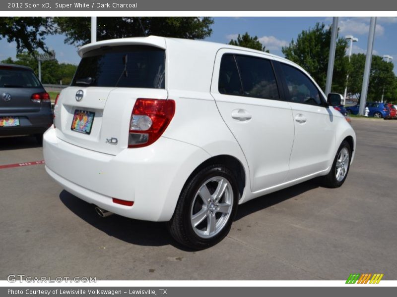 Super White / Dark Charcoal 2012 Scion xD