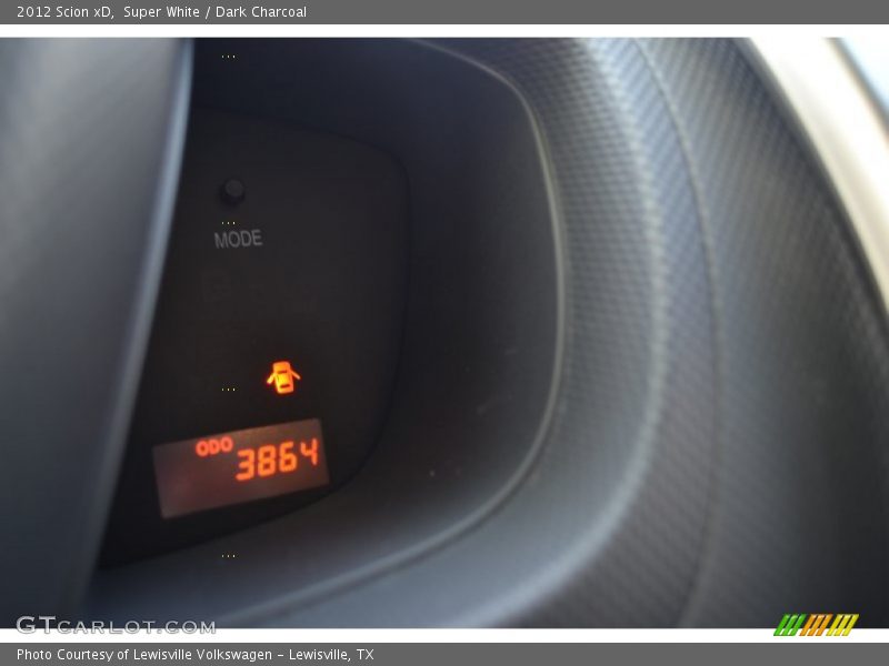 Super White / Dark Charcoal 2012 Scion xD