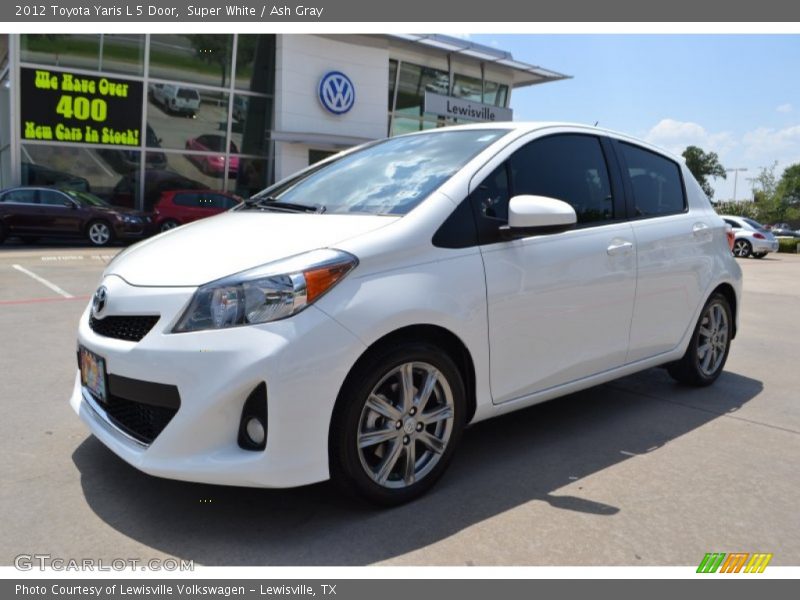 Super White / Ash Gray 2012 Toyota Yaris L 5 Door